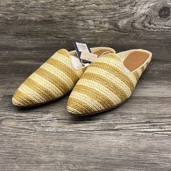 Women’s Violet Striped Woven Mule Flats - Universal Thread - Picture 4 of 9